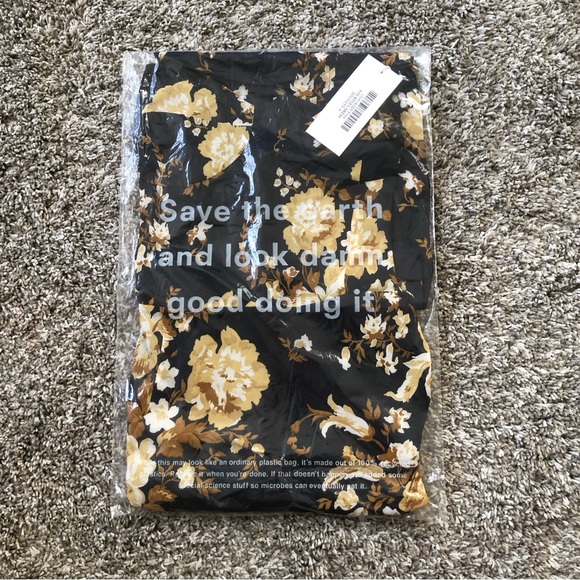 Reformation Kourtney Dress - Divinity - Picture 5 of 6